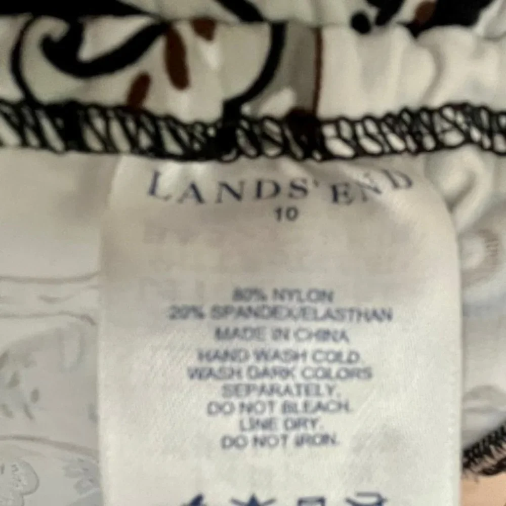 Lands' End B/W Paisley Adjustable Tankini - Black/White - 10 - Picture 5 of 9